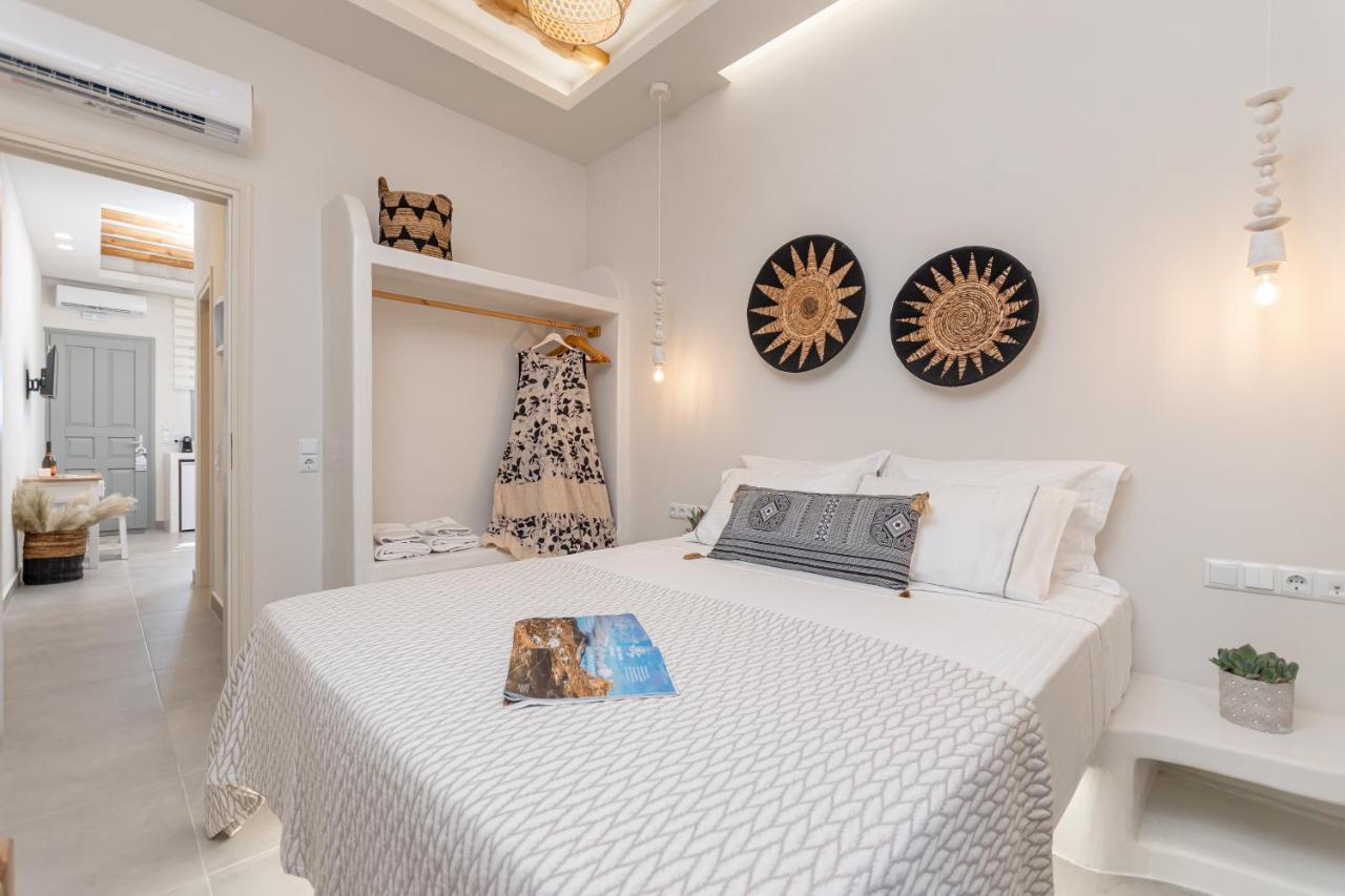 Porto Dema Luxury Suites Schoinoussa Exterior photo