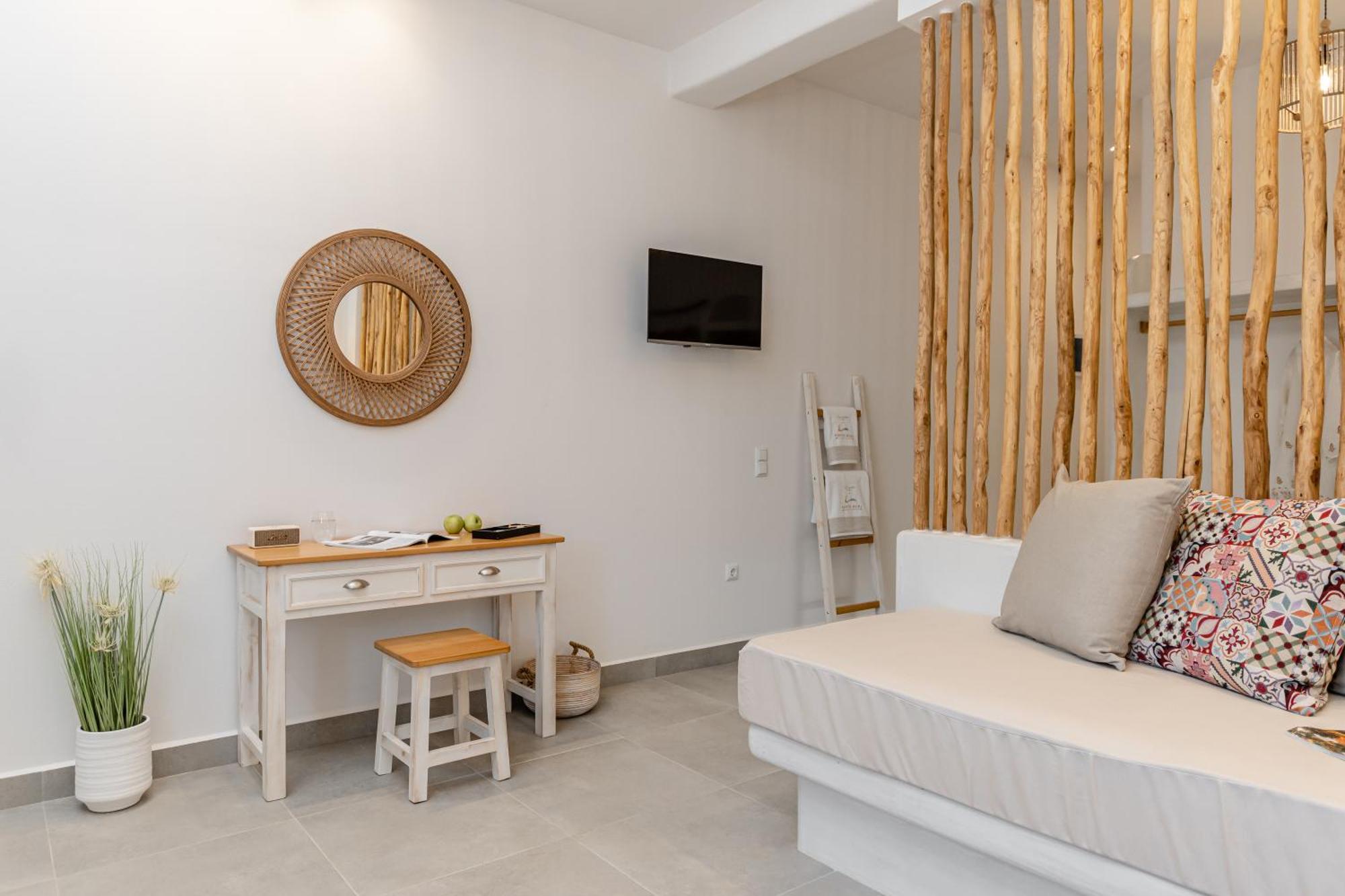 Porto Dema Luxury Suites Schoinoussa Exterior photo